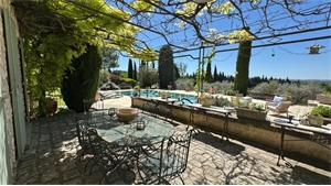propriete à la vente -   84210  PERNES LES FONTAINES, surface 285 m2 vente propriete - UBI470892362